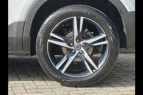 Volvo XC40 T3 163PK R-Design | BLIS | Camera Achter | PDC V+A | Trekhaak | ACC | Carplay |