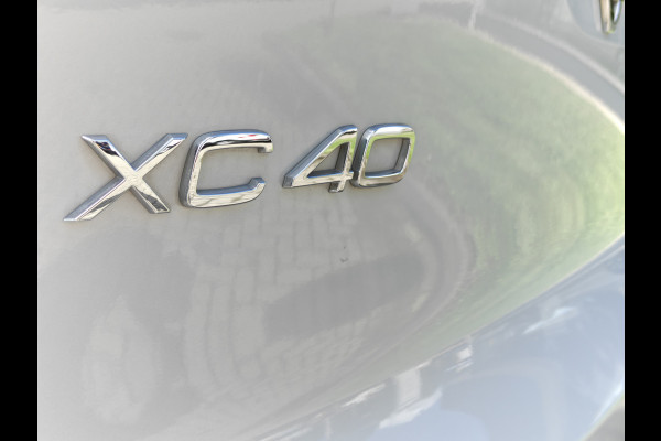 Volvo XC40 T3 163PK R-Design | BLIS | Camera Achter | PDC V+A | Trekhaak | ACC | Carplay |