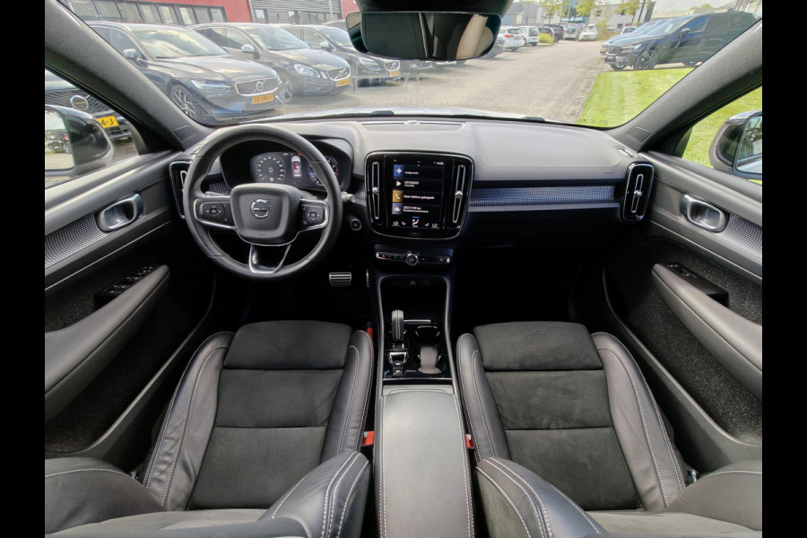 Volvo XC40 T3 163PK R-Design | BLIS | Camera Achter | PDC V+A | Trekhaak | ACC | Carplay |