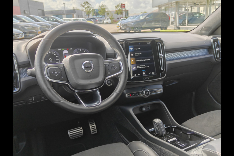 Volvo XC40 T3 163PK R-Design | BLIS | Camera Achter | PDC V+A | Trekhaak | ACC | Carplay |