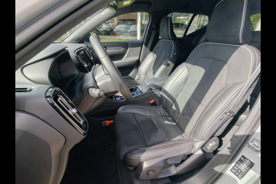 Volvo XC40 T3 163PK R-Design | BLIS | Camera Achter | PDC V+A | Trekhaak | ACC | Carplay |