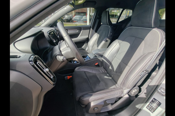 Volvo XC40 T3 163PK R-Design | BLIS | Camera Achter | PDC V+A | Trekhaak | ACC | Carplay |