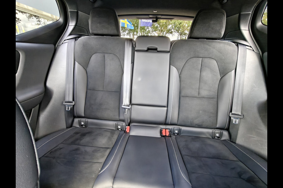 Volvo XC40 T3 163PK R-Design | BLIS | Camera Achter | PDC V+A | Trekhaak | ACC | Carplay |
