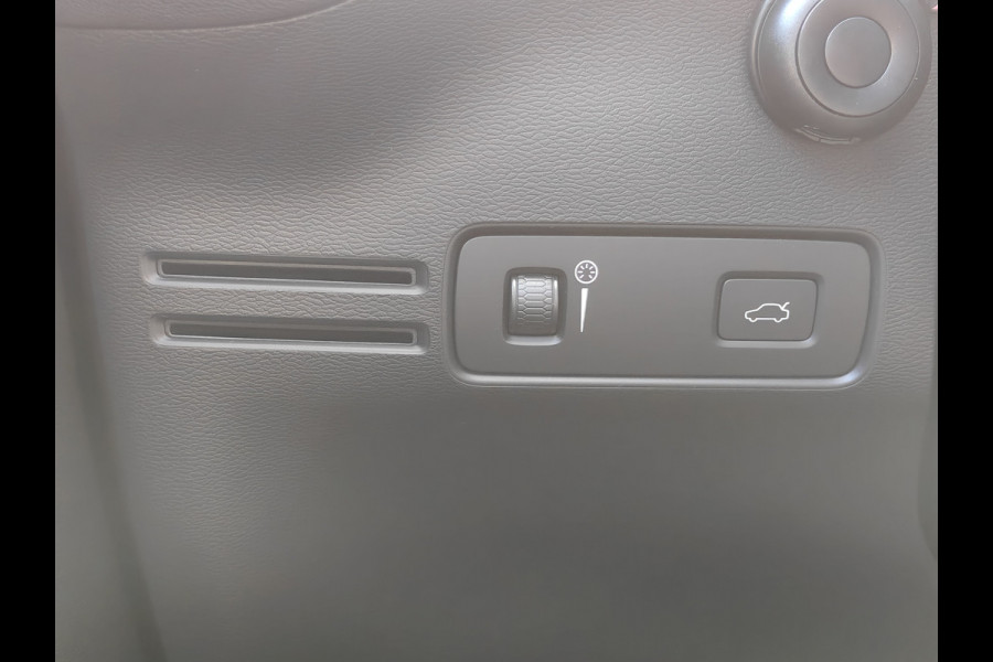 Volvo XC40 T3 163PK R-Design | BLIS | Camera Achter | PDC V+A | Trekhaak | ACC | Carplay |