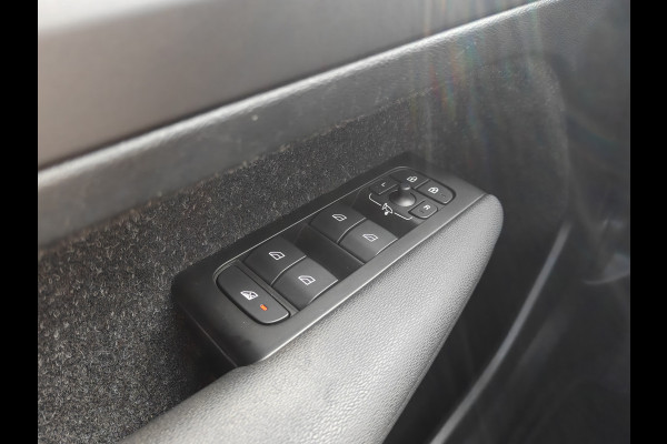 Volvo XC40 T3 163PK R-Design | BLIS | Camera Achter | PDC V+A | Trekhaak | ACC | Carplay |