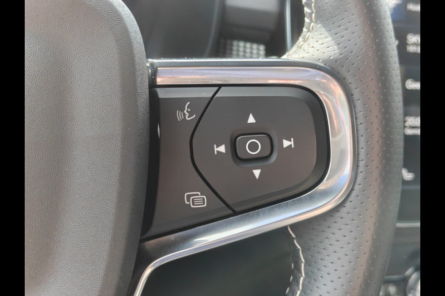 Volvo XC40 T3 163PK R-Design | BLIS | Camera Achter | PDC V+A | Trekhaak | ACC | Carplay |
