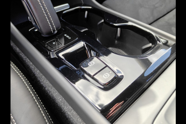 Volvo XC40 T3 163PK R-Design | BLIS | Camera Achter | PDC V+A | Trekhaak | ACC | Carplay |