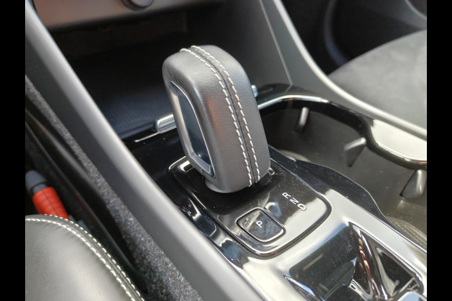Volvo XC40 T3 163PK R-Design | BLIS | Camera Achter | PDC V+A | Trekhaak | ACC | Carplay |