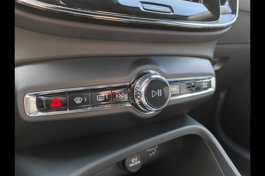 Volvo XC40 T3 163PK R-Design | BLIS | Camera Achter | PDC V+A | Trekhaak | ACC | Carplay |