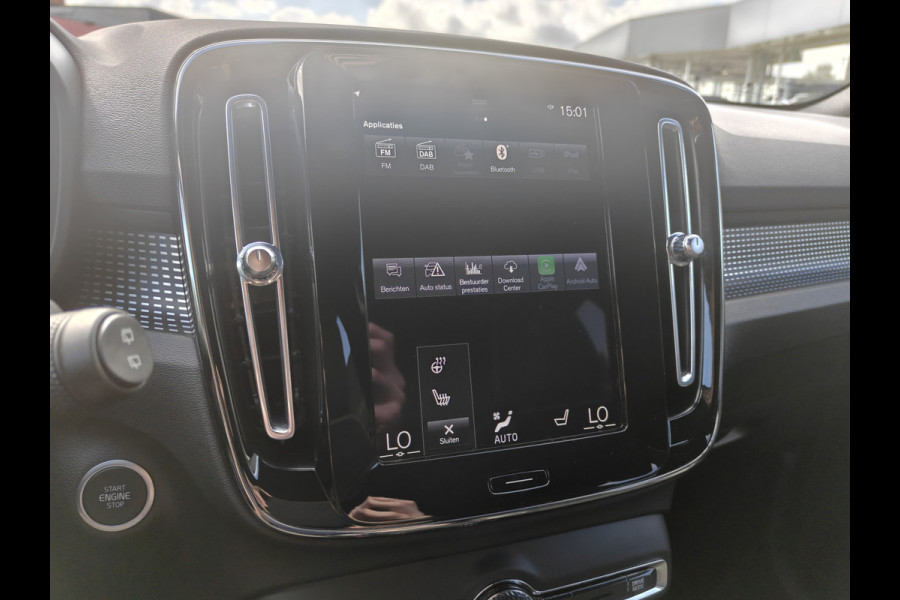 Volvo XC40 T3 163PK R-Design | BLIS | Camera Achter | PDC V+A | Trekhaak | ACC | Carplay |