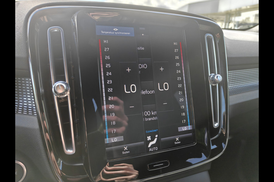 Volvo XC40 T3 163PK R-Design | BLIS | Camera Achter | PDC V+A | Trekhaak | ACC | Carplay |