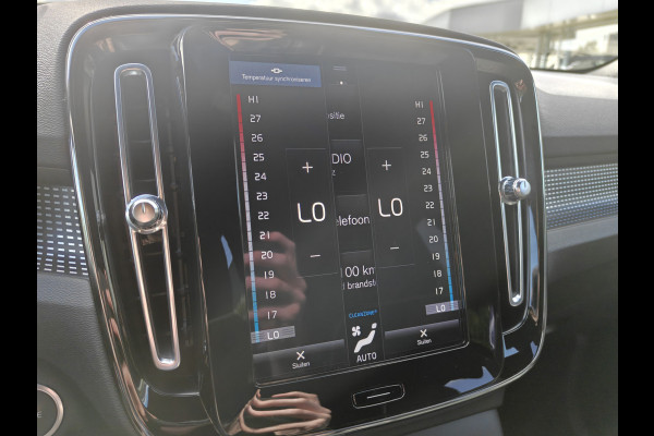 Volvo XC40 T3 163PK R-Design | BLIS | Camera Achter | PDC V+A | Trekhaak | ACC | Carplay |