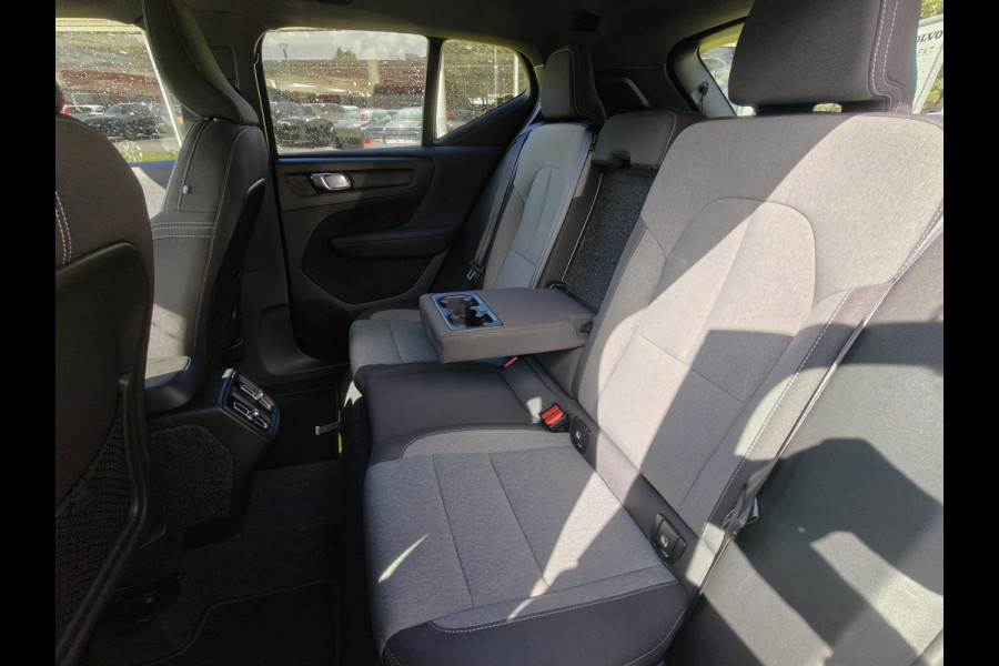 Volvo XC40 T2 130PK Automaat Momentum | Carplay | PDC V+A | Cruise Control | 18'' | DAB |