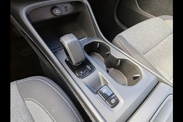 Volvo XC40 T2 130PK Automaat Momentum | Carplay | PDC V+A | Cruise Control | 18'' | DAB |