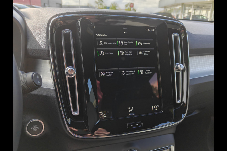 Volvo XC40 T2 130PK Automaat Momentum | Carplay | PDC V+A | Cruise Control | 18'' | DAB |