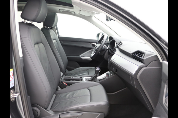 Audi Q3 35 TDI S-Line Pano, Trekhaak, Keyless, ACC