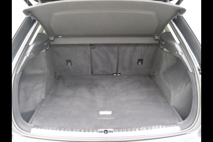 Audi Q3 35 TDI S-Line Pano, Trekhaak, Keyless, ACC