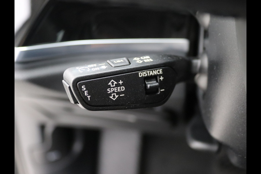Audi Q3 35 TDI S-Line Pano, Trekhaak, Keyless, ACC