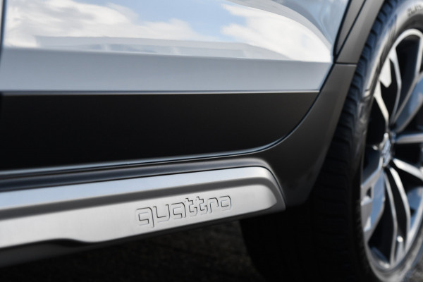 Audi A4 Allroad quattro 45 TFSI, Trekhaak, Pano, Matrix, B&O, Memory, Keyless, Leder, Dodeh, Ambiente!