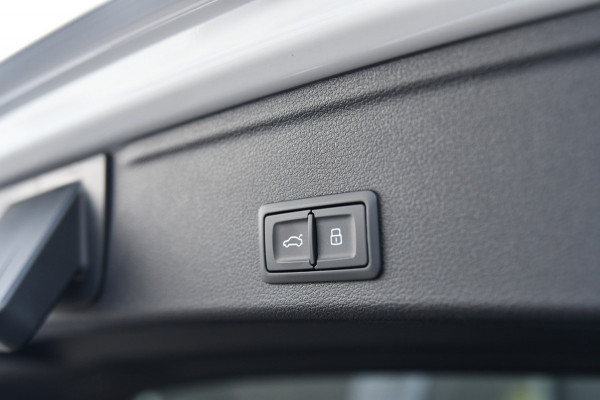 Audi A4 Allroad quattro 45 TFSI, Trekhaak, Pano, Matrix, B&O, Memory, Keyless, Leder, Dodeh, Ambiente!