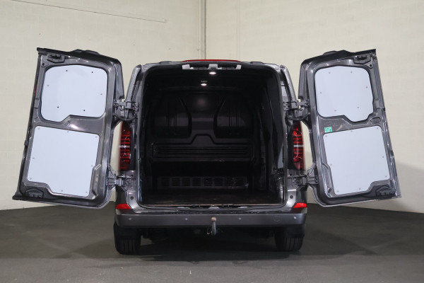 Volkswagen Transporter T7 2.0 TDI L2 H1 150pk