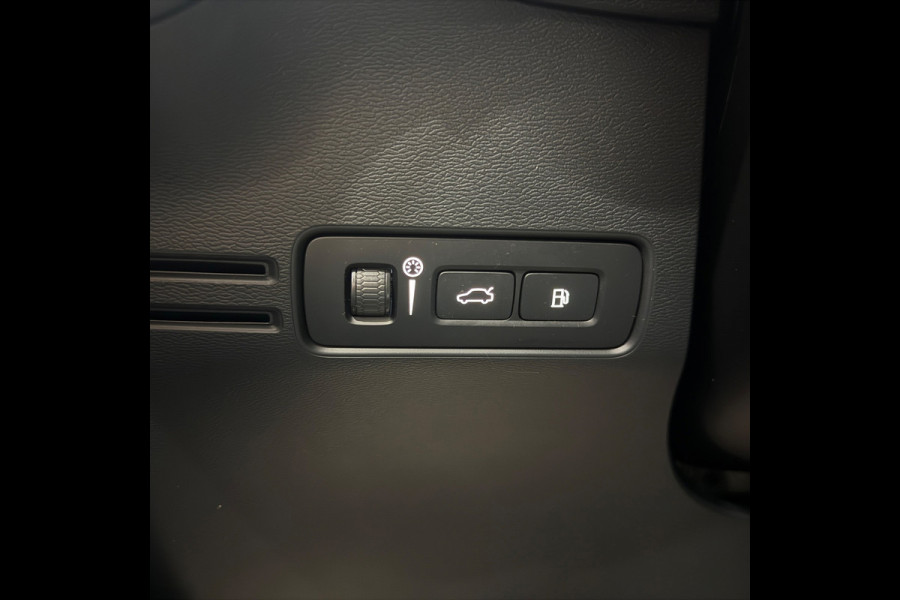 Volvo XC40 Recharge T4 211pk Plug-in Hybride Aut. |Trekhaak | Navi | Camera | Stoelverw. | Stuurverw. | CarPlay