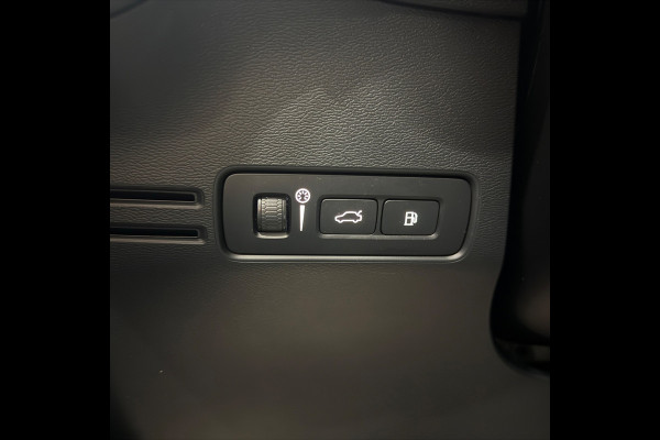 Volvo XC40 Recharge T4 211pk Plug-in Hybride Aut. |Trekhaak | Navi | Camera | Stoelverw. | Stuurverw. | CarPlay