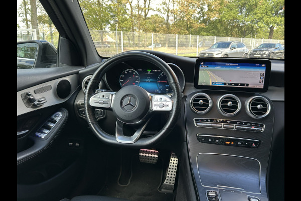 Mercedes-Benz GLC 300e AMG // Panoramadak // Memory Stoelen // 360 Camera // Carplay // Keyless Entry // Privacy Glass // Elek. Achterklep // 20"