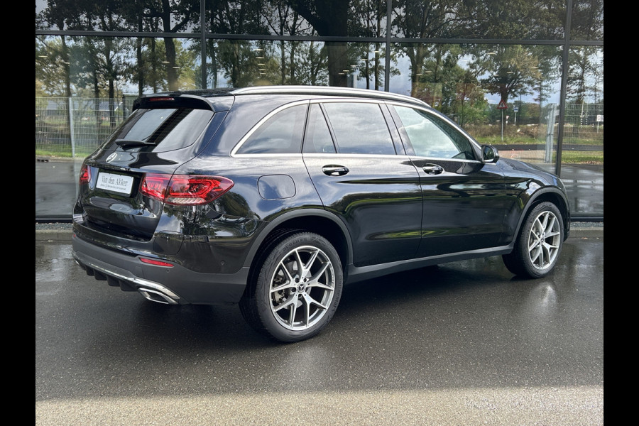 Mercedes-Benz GLC 300e AMG // Panoramadak // Memory Stoelen // 360 Camera // Carplay // Keyless Entry // Privacy Glass // Elek. Achterklep // 20"
