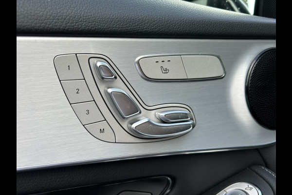 Mercedes-Benz GLC 300e AMG // Panoramadak // Memory Stoelen // 360 Camera // Carplay // Keyless Entry // Privacy Glass // Elek. Achterklep // 20"
