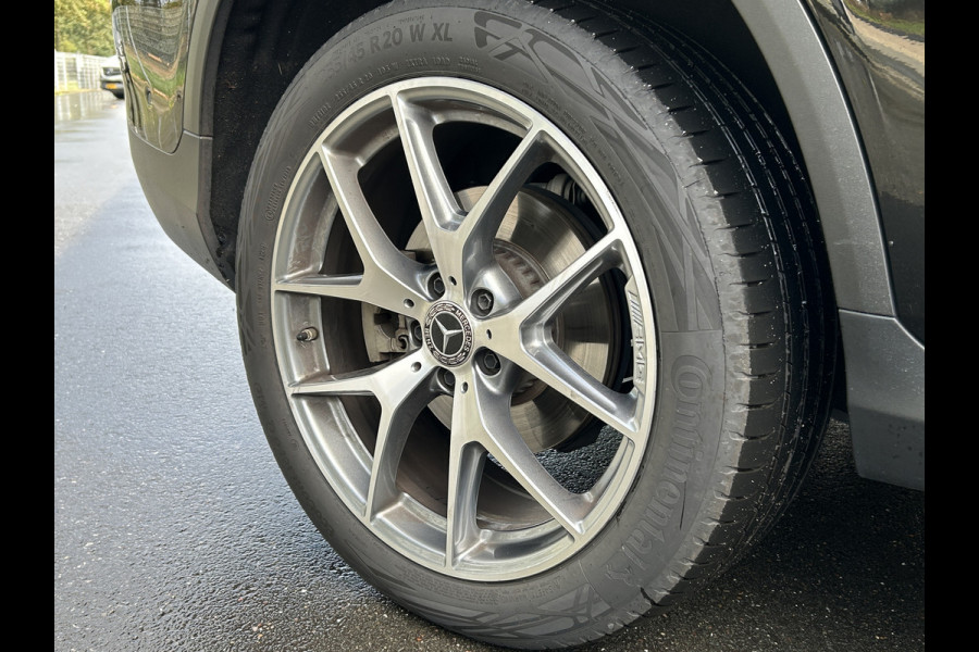 Mercedes-Benz GLC 300e AMG // Panoramadak // Memory Stoelen // 360 Camera // Carplay // Keyless Entry // Privacy Glass // Elek. Achterklep // 20"