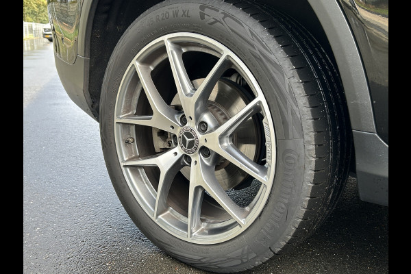Mercedes-Benz GLC 300e AMG // Panoramadak // Memory Stoelen // 360 Camera // Carplay // Keyless Entry // Privacy Glass // Elek. Achterklep // 20"