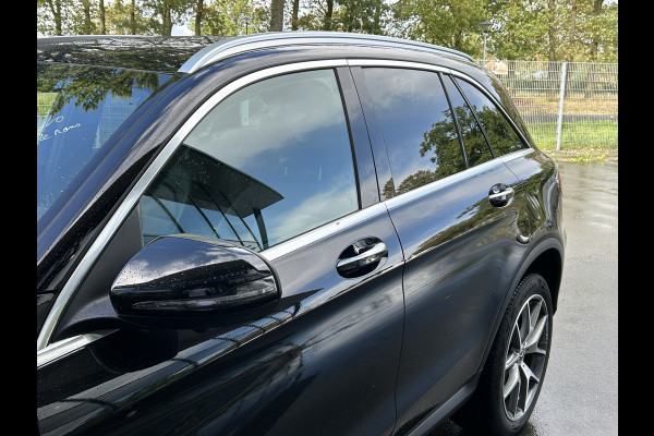Mercedes-Benz GLC 300e AMG // Panoramadak // Memory Stoelen // 360 Camera // Carplay // Keyless Entry // Privacy Glass // Elek. Achterklep // 20"