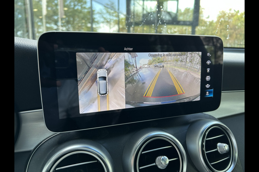 Mercedes-Benz GLC 300e AMG // Panoramadak // Memory Stoelen // 360 Camera // Carplay // Keyless Entry // Privacy Glass // Elek. Achterklep // 20"