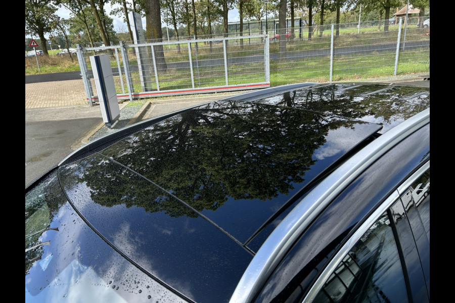 Mercedes-Benz GLC 300e AMG // Panoramadak // Memory Stoelen // 360 Camera // Carplay // Keyless Entry // Privacy Glass // Elek. Achterklep // 20"