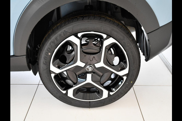 Citroën C3 1.2 Hybrid 110pk Plus .
