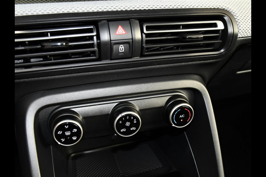 Citroën C3 1.2 Hybrid 110pk Plus .