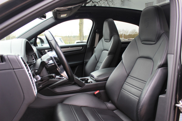 Porsche Cayenne Coupé 3.0 E-Hybrid Platinum Edition / SoH 90,9% / Panoramadak / 360Camera / Luchtvering / 21'' / Sfeerverlichting / Sportchrono / Bose / Keyless / Sportuitlaat / Dodehoek / DAB / Stoelverwarming / ACC