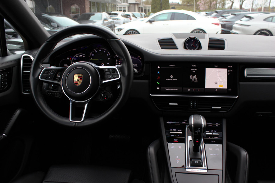 Porsche Cayenne Coupé 3.0 E-Hybrid Platinum Edition / SoH 90,9% / Panoramadak / 360Camera / Luchtvering / 21'' / Sfeerverlichting / Sportchrono / Bose / Keyless / Sportuitlaat / Dodehoek / DAB / Stoelverwarming / ACC