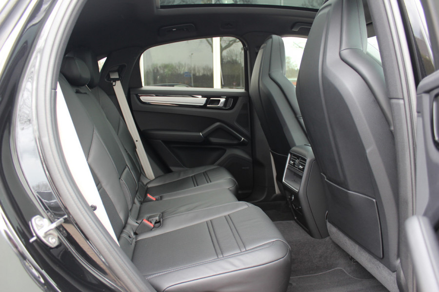 Porsche Cayenne Coupé 3.0 E-Hybrid Platinum Edition / SoH 90,9% / Panoramadak / 360Camera / Luchtvering / 21'' / Sfeerverlichting / Sportchrono / Bose / Keyless / Sportuitlaat / Dodehoek / DAB / Stoelverwarming / ACC