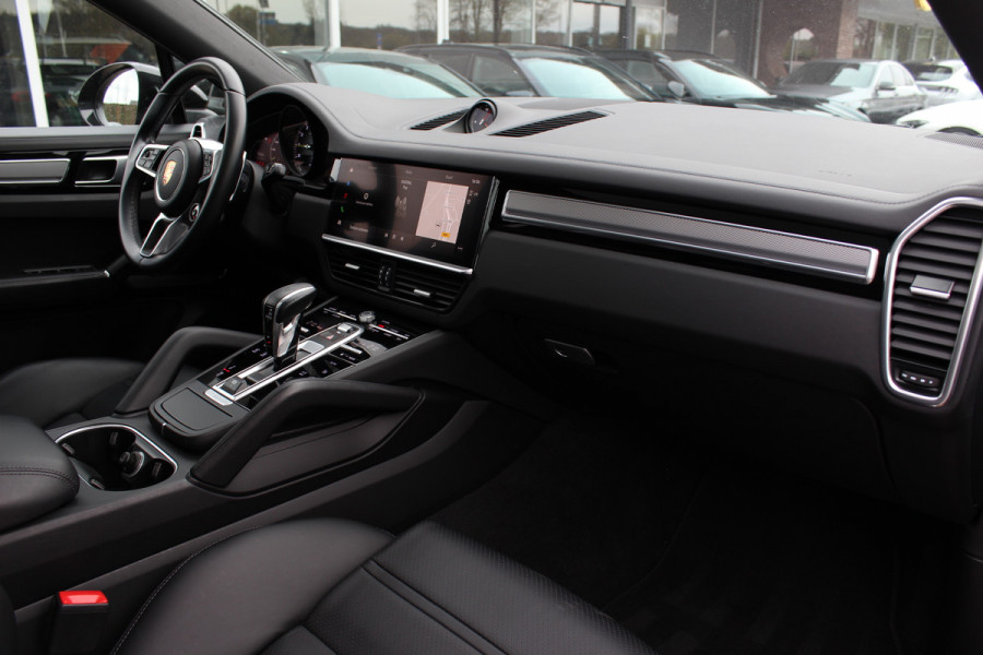 Porsche Cayenne Coupé 3.0 E-Hybrid Platinum Edition / SoH 90,9% / Panoramadak / 360Camera / Luchtvering / 21'' / Sfeerverlichting / Sportchrono / Bose / Keyless / Sportuitlaat / Dodehoek / DAB / Stoelverwarming / ACC