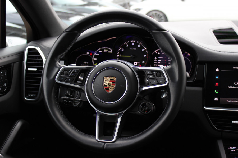 Porsche Cayenne Coupé 3.0 E-Hybrid Platinum Edition / SoH 90,9% / Panoramadak / 360Camera / Luchtvering / 21'' / Sfeerverlichting / Sportchrono / Bose / Keyless / Sportuitlaat / Dodehoek / DAB / Stoelverwarming / ACC