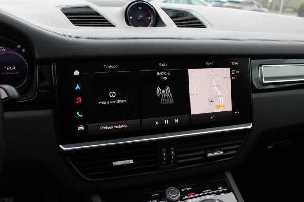 Porsche Cayenne Coupé 3.0 E-Hybrid Platinum Edition / SoH 90,9% / Panoramadak / 360Camera / Luchtvering / 21'' / Sfeerverlichting / Sportchrono / Bose / Keyless / Sportuitlaat / Dodehoek / DAB / Stoelverwarming / ACC