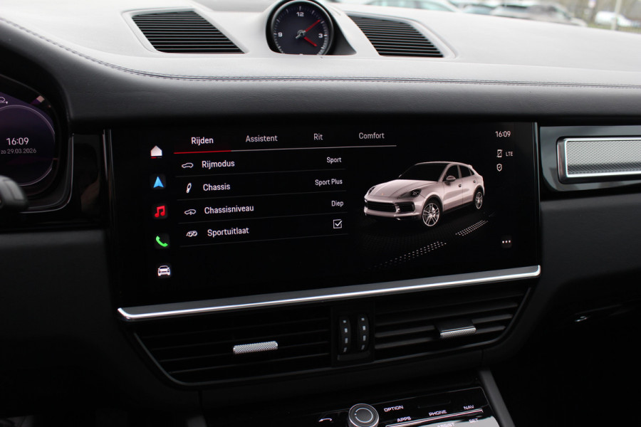 Porsche Cayenne Coupé 3.0 E-Hybrid Platinum Edition / SoH 90,9% / Panoramadak / 360Camera / Luchtvering / 21'' / Sfeerverlichting / Sportchrono / Bose / Keyless / Sportuitlaat / Dodehoek / DAB / Stoelverwarming / ACC