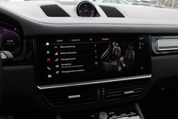 Porsche Cayenne Coupé 3.0 E-Hybrid Platinum Edition / SoH 90,9% / Panoramadak / 360Camera / Luchtvering / 21'' / Sfeerverlichting / Sportchrono / Bose / Keyless / Sportuitlaat / Dodehoek / DAB / Stoelverwarming / ACC