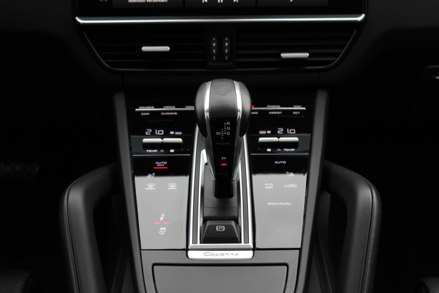 Porsche Cayenne Coupé 3.0 E-Hybrid Platinum Edition / SoH 90,9% / Panoramadak / 360Camera / Luchtvering / 21'' / Sfeerverlichting / Sportchrono / Bose / Keyless / Sportuitlaat / Dodehoek / DAB / Stoelverwarming / ACC