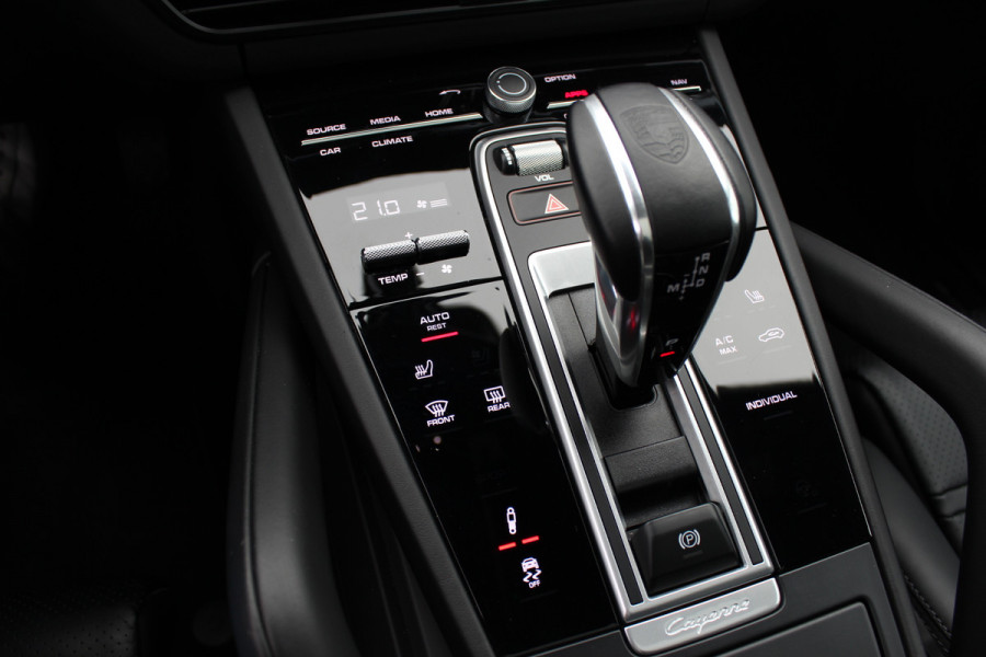 Porsche Cayenne Coupé 3.0 E-Hybrid Platinum Edition / SoH 90,9% / Panoramadak / 360Camera / Luchtvering / 21'' / Sfeerverlichting / Sportchrono / Bose / Keyless / Sportuitlaat / Dodehoek / DAB / Stoelverwarming / ACC