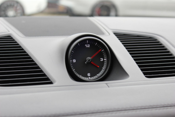 Porsche Cayenne Coupé 3.0 E-Hybrid Platinum Edition / SoH 90,9% / Panoramadak / 360Camera / Luchtvering / 21'' / Sfeerverlichting / Sportchrono / Bose / Keyless / Sportuitlaat / Dodehoek / DAB / Stoelverwarming / ACC