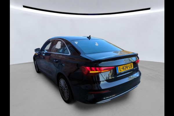 Audi A3 Limousine 30 TFSI Business edition NL-AUTO | CAMERA | AUTOMAAT | DIGIDASH
