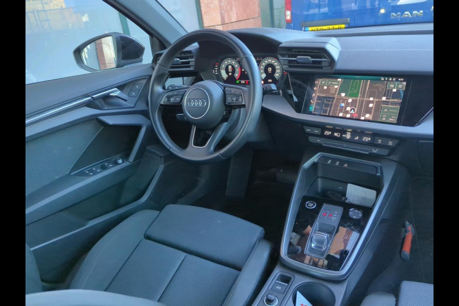 Audi A3 Limousine 30 TFSI Business edition NL-AUTO | CAMERA | AUTOMAAT | DIGIDASH